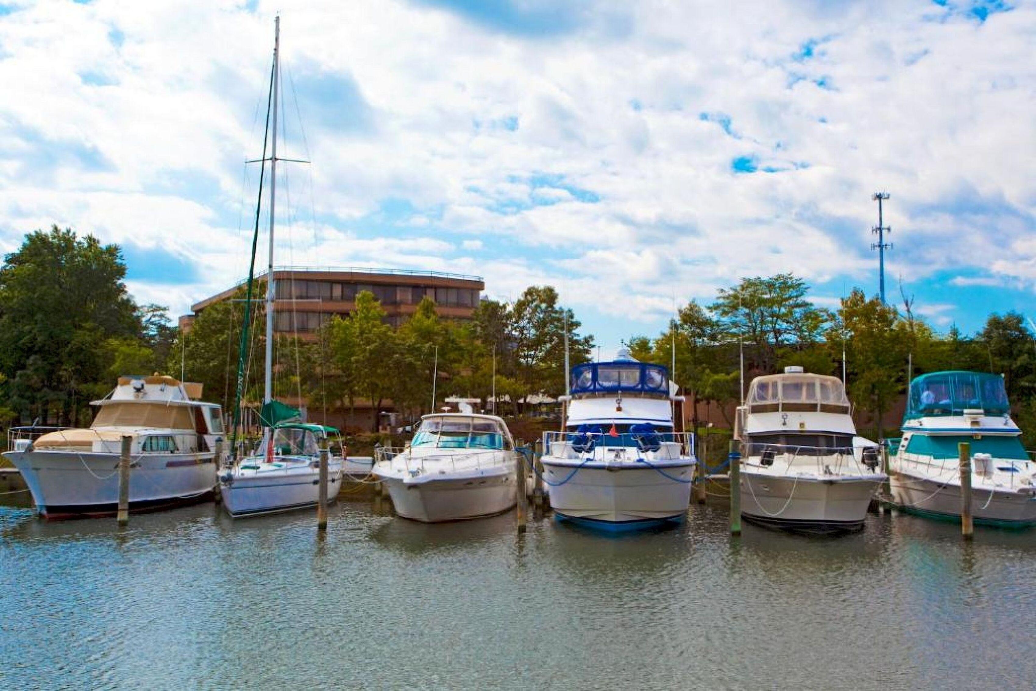 Solomons Inn Resort + Marina Exterior photo